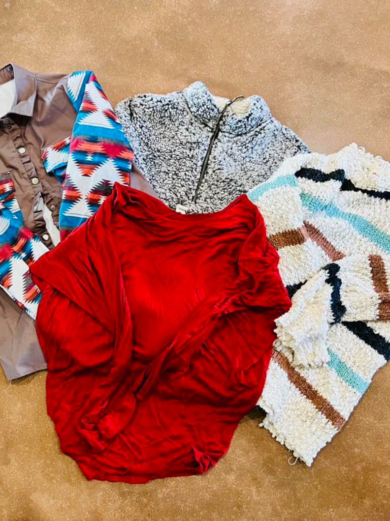 Bundle Of 4 Womens Tops Size Medium